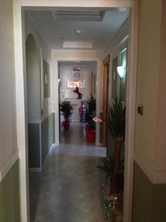 Rome Rainbow Guest House ภายนอก รูปภาพ